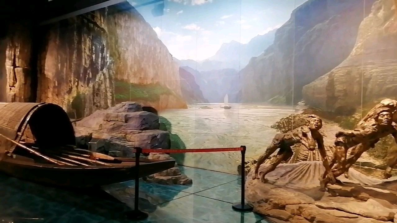 三峡博物馆里的三峡美景,耳畔仿佛传来纤夫们原生态的川江号子声
