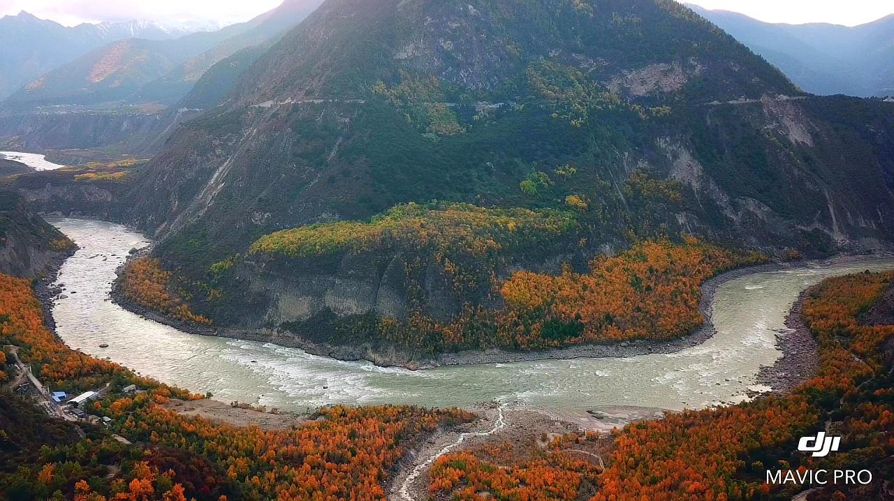 雅鲁藏布大峡谷全景图图片