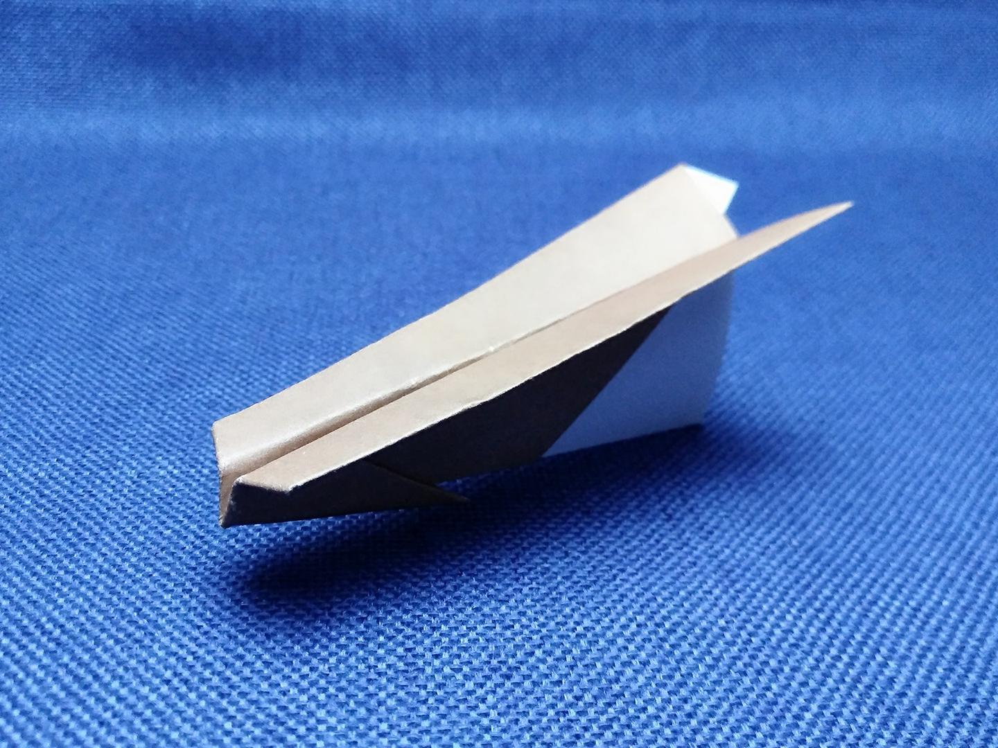 纸飞机的折法大全 纸飞机的折法最远最久简单_华夏智能网