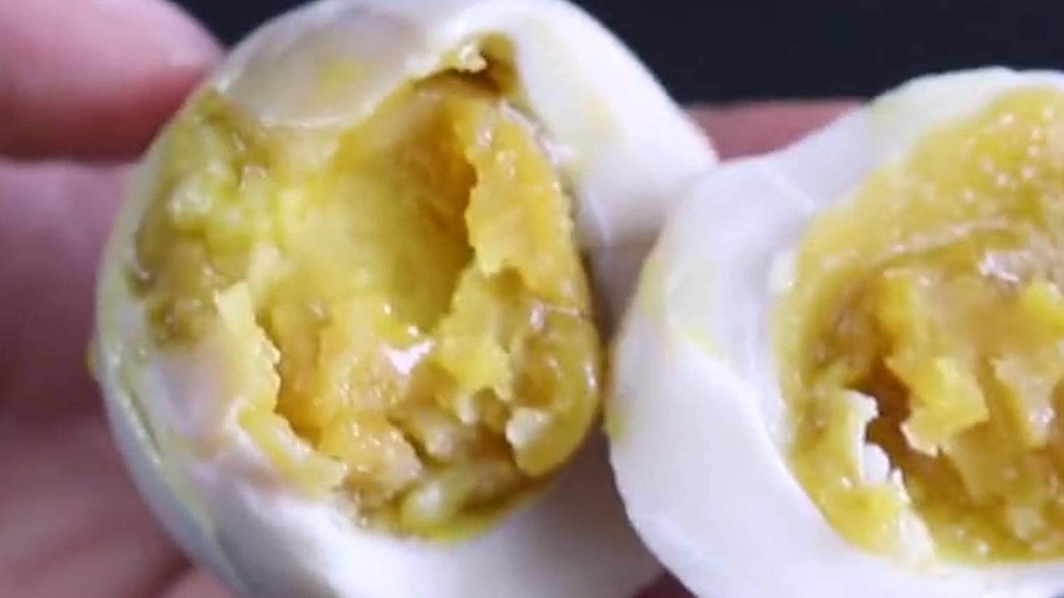 鸭蛋糯米饭怎么做_鸭蛋糯米饭的做法视频_豆果美食