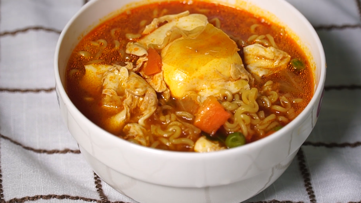 懒人煮面之方便面煮鸡蛋