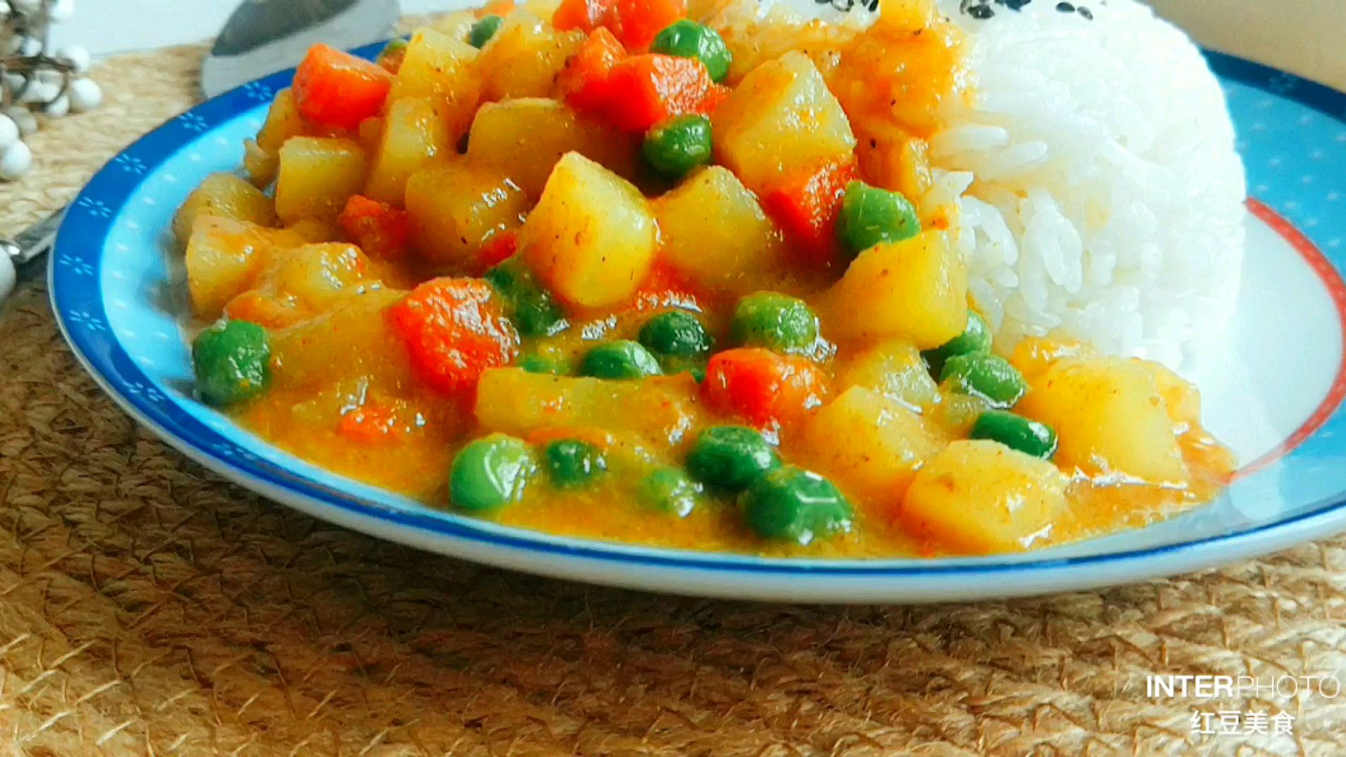 快餐點擊率最高的美味,好吃到湯汁都不剩~咖喱土豆蓋飯