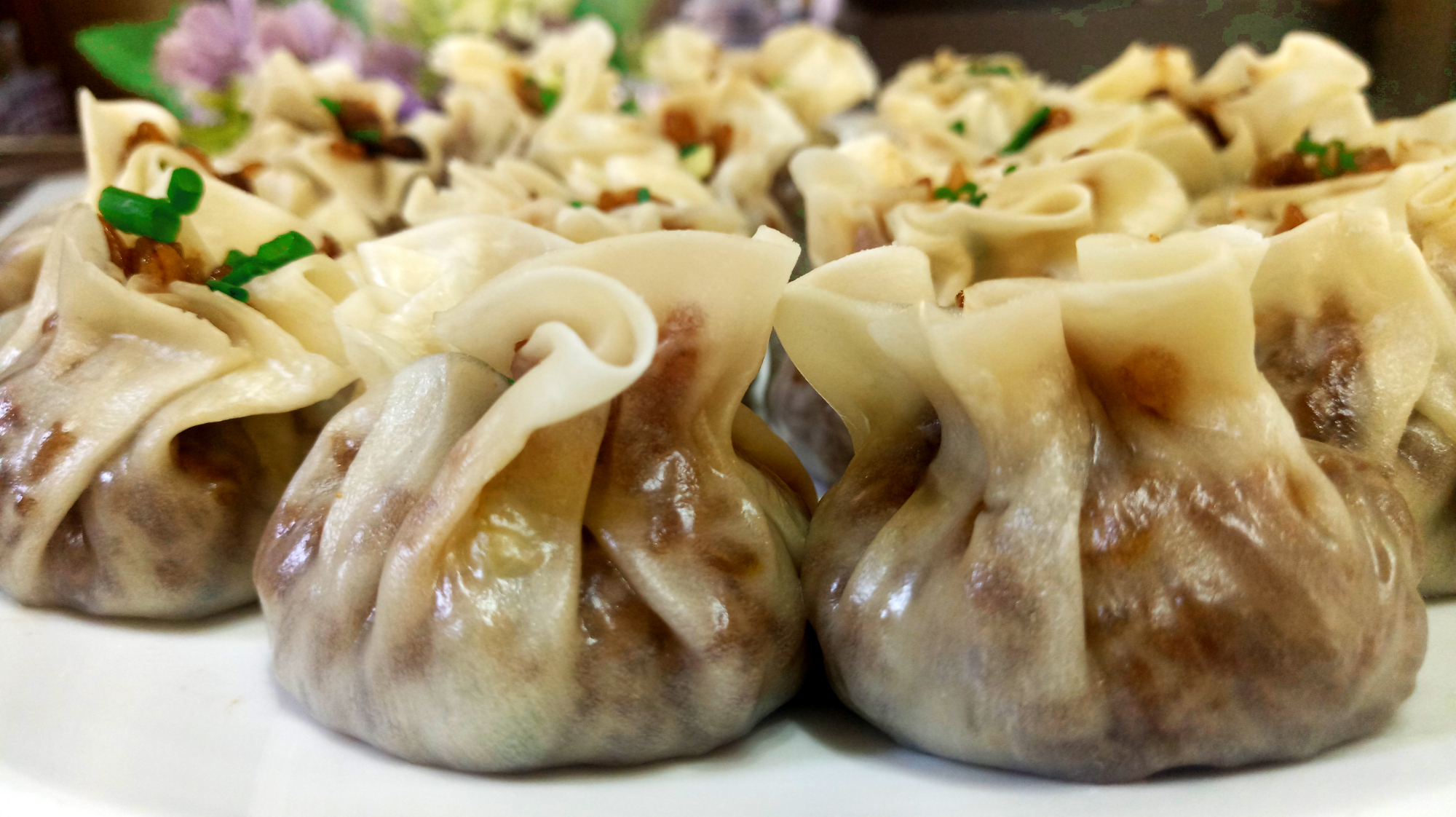 不用揉面,用饺子皮做烧麦简单又省时,皮薄馅大贼好吃