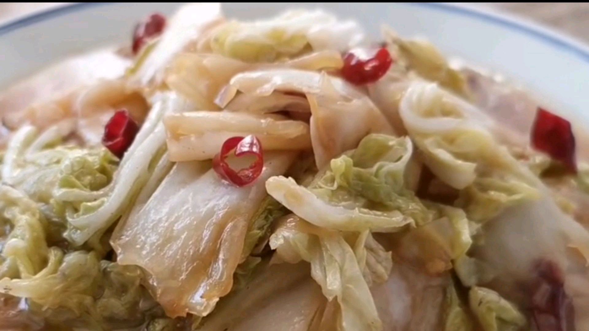 鲜美十足的大虾炖白菜，白菜透着虾油的鲜香，比大虾还好吃_哔哩哔哩_bilibili