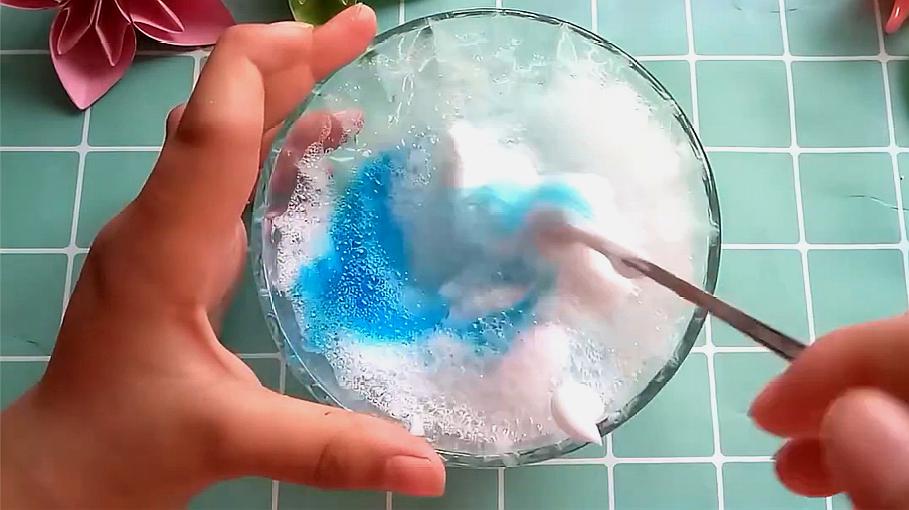 洗洁精牙膏做起泡胶图片