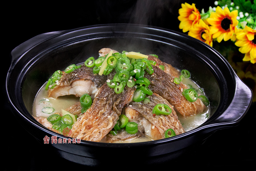 草鱼价廉味美,这样做汤汁浓郁,味道鲜美,下饭特别棒