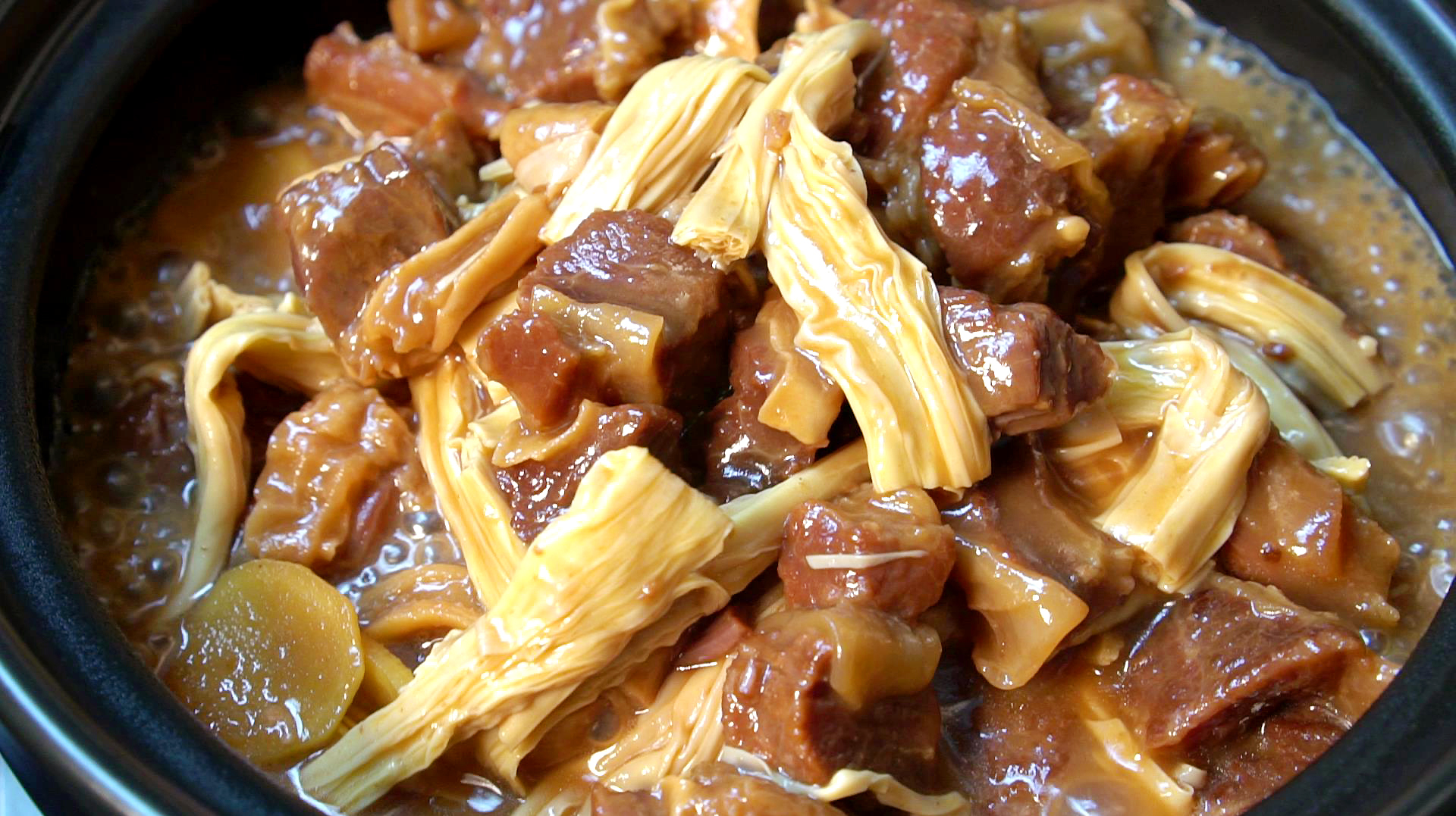 广式支竹牛腩煲!超详细的做法,很多大厨都这么做,天冷吃太爽