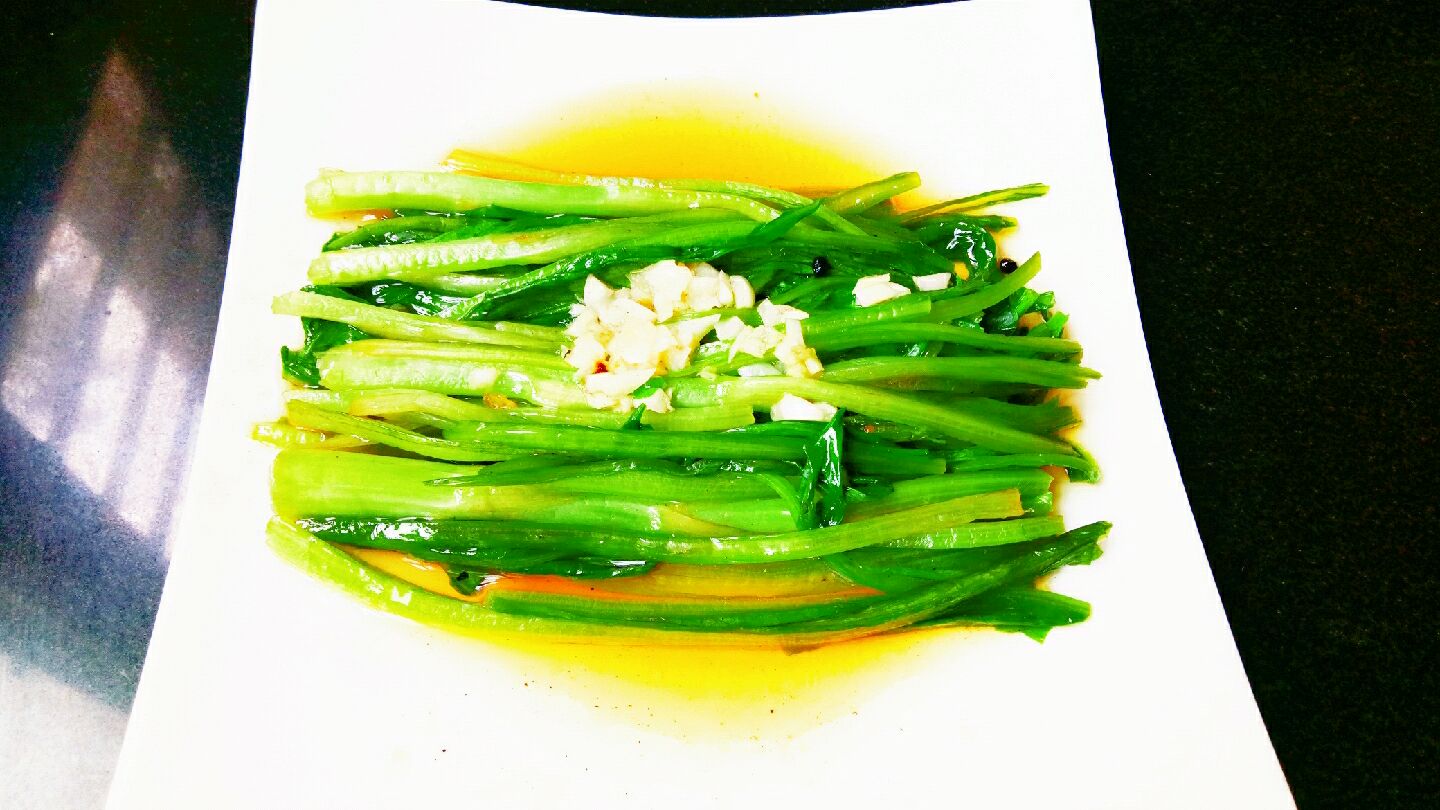 饭店的凉拌油麦菜为什么好吃 原来掌握这点是关键 学会你也行!