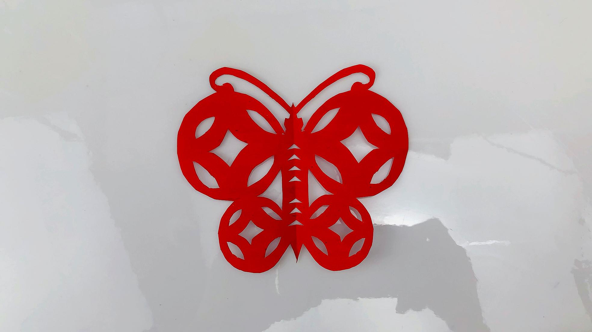 蝴蝶剪纸图案大全:中国蝴蝶文化之陕西蝶剪纸（三角形剪纸图案） - 有点网 - 好手艺