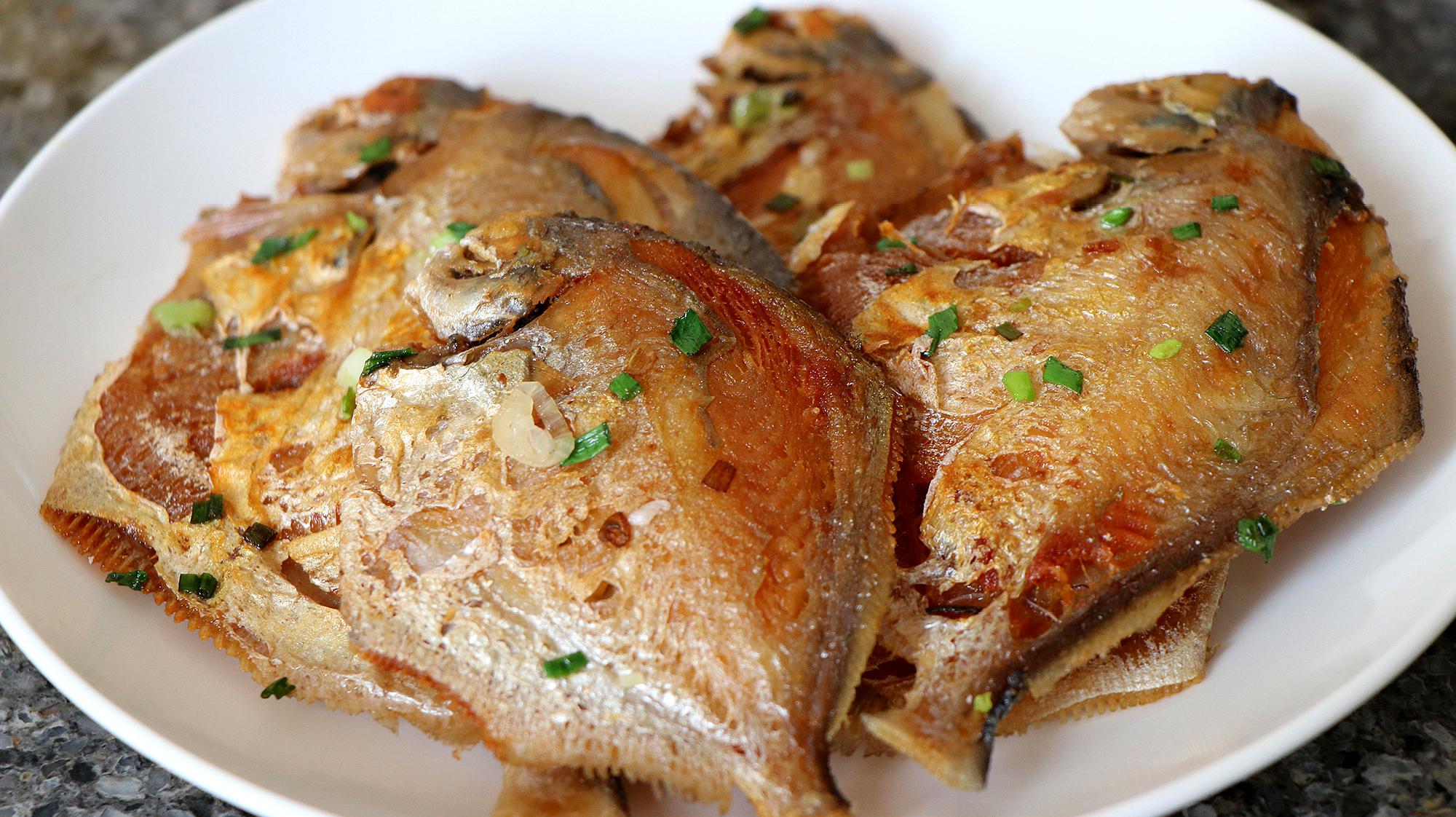 炸带鱼段怎样又酥又好吃，怎样炸带鱼一晚上酥脆