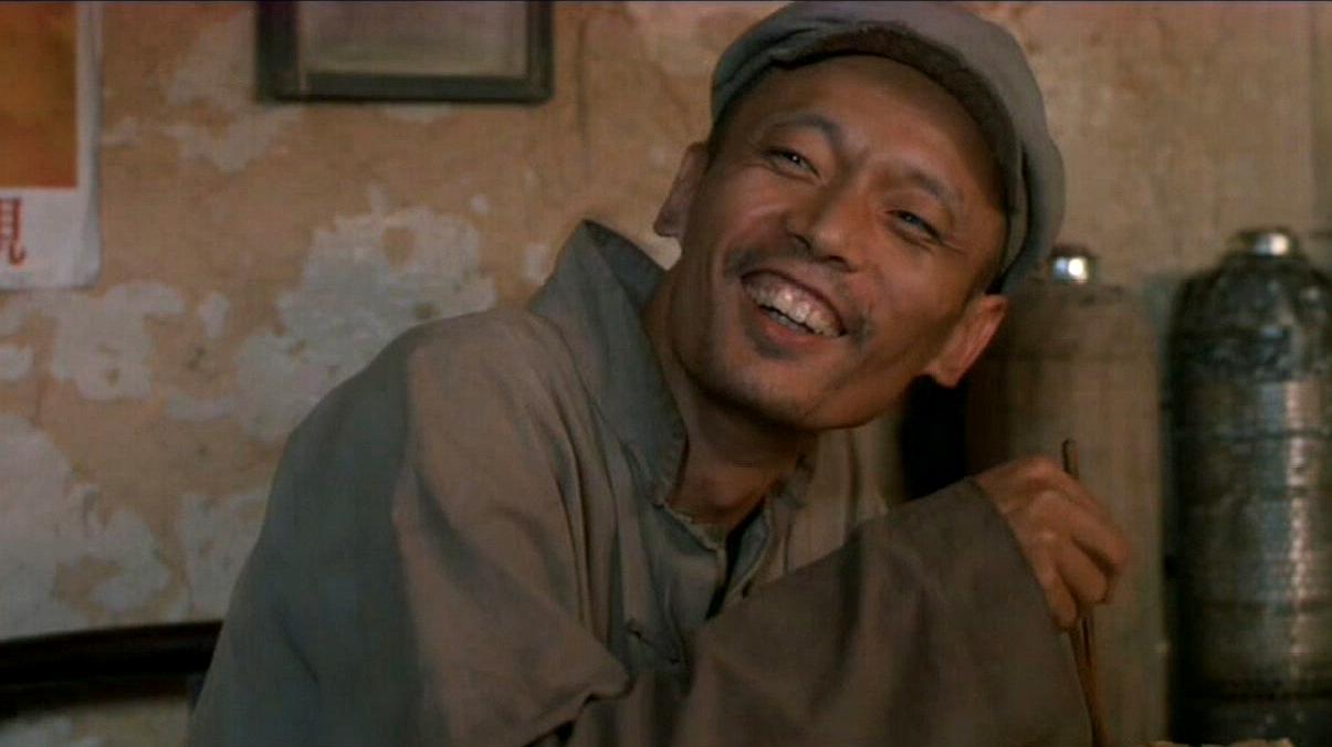 《活着》:国产电影殿堂级作品,巩俐与葛优的巅峰之作