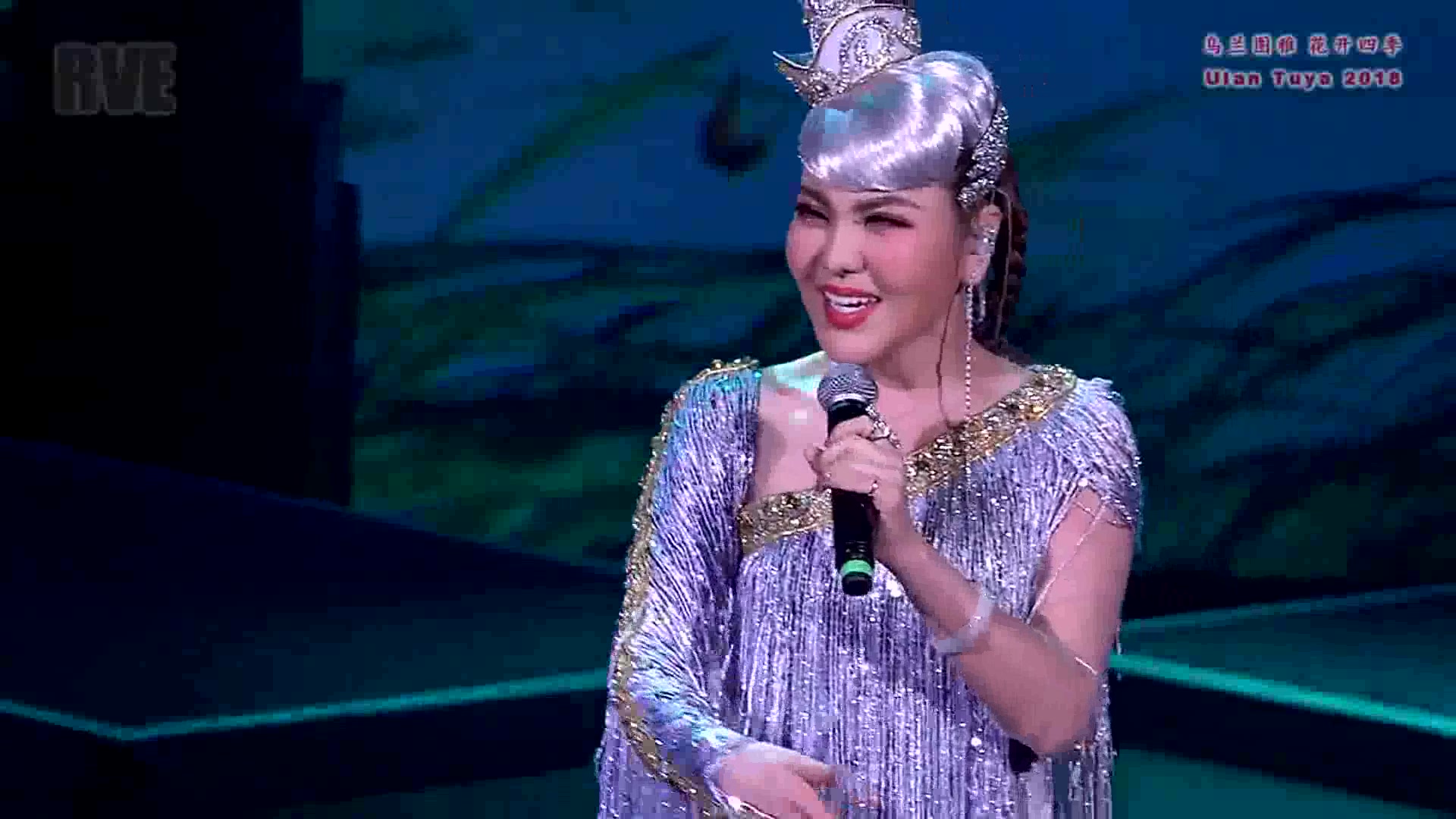 精选乌兰图雅的那些经典歌曲,每首歌都好听到单曲循环!