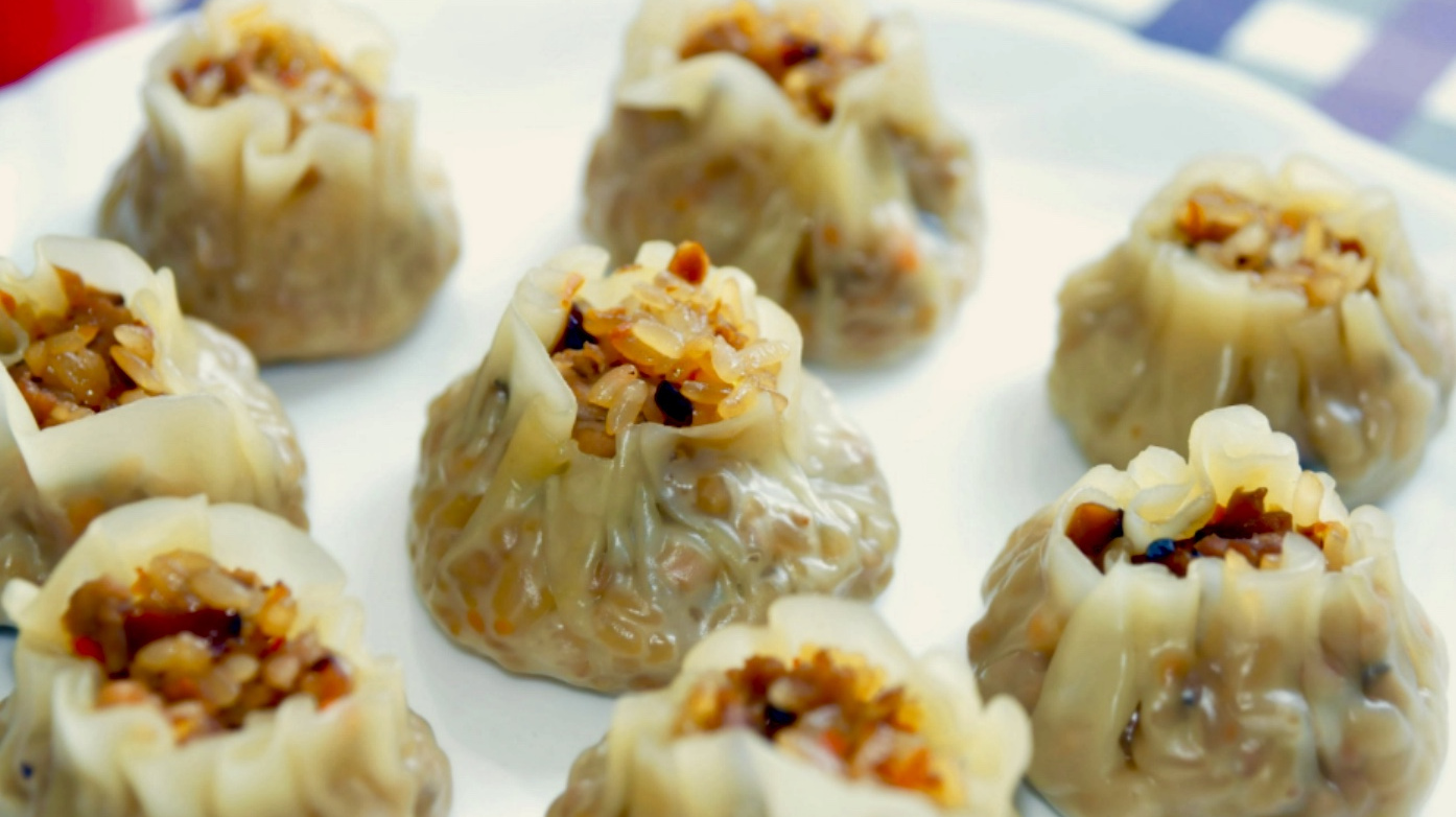 手把手教你做烧麦,皮薄馅足,做法简单,比买的好吃,家人都喜欢