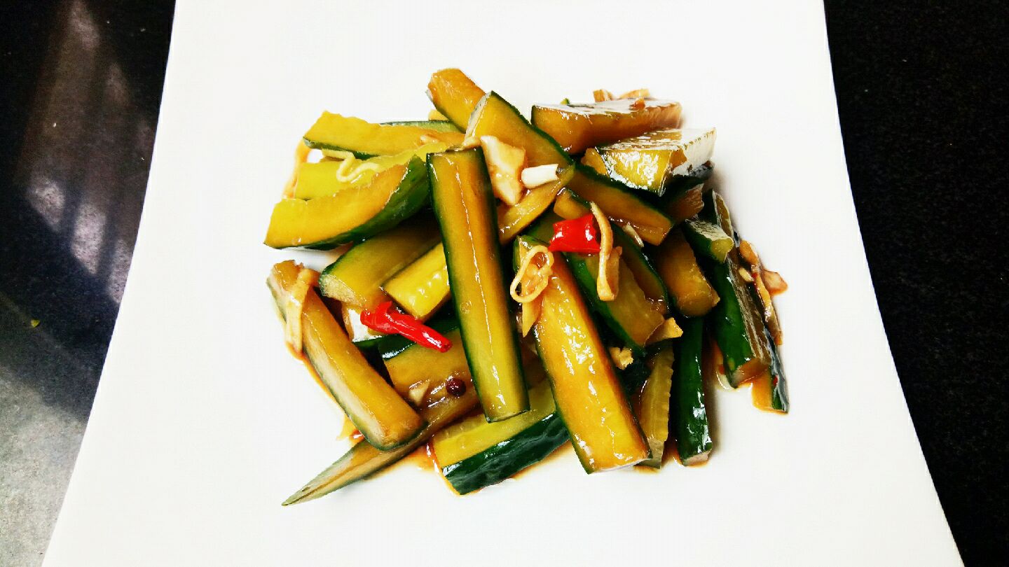 手把手教你做腌黄瓜条! 做法简单 一学就会 餐桌必备小菜