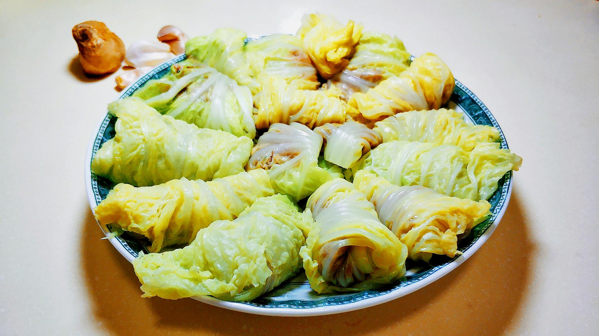 A taste of memories -- Echo's Kitchen: Chinese Cabbage Rolls【肉末白菜卷】