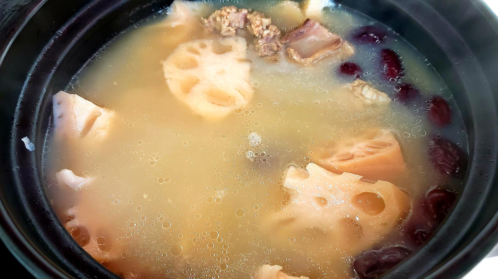 湖北十大名菜之一的排骨藕汤，你喝过吗？ - 哔哩哔哩