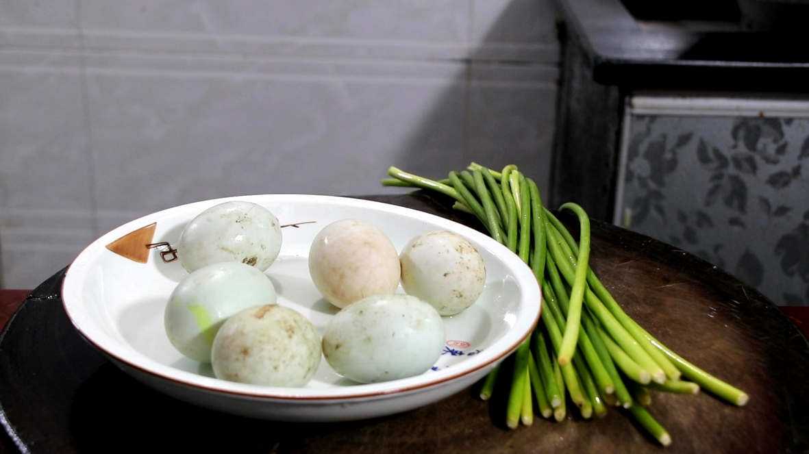 蒜苔炒鸭蛋图片