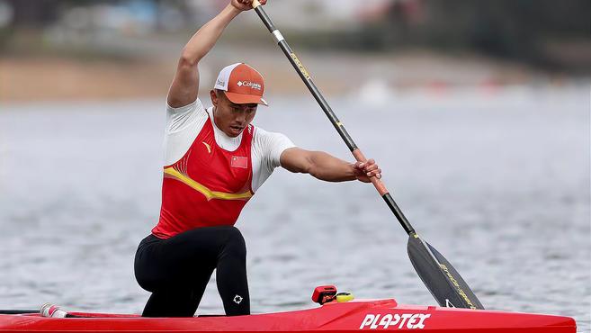 郑鹏飞运动生涯回顾,郑鹏飞男子皮划艇摘银,打不倒的铁汉