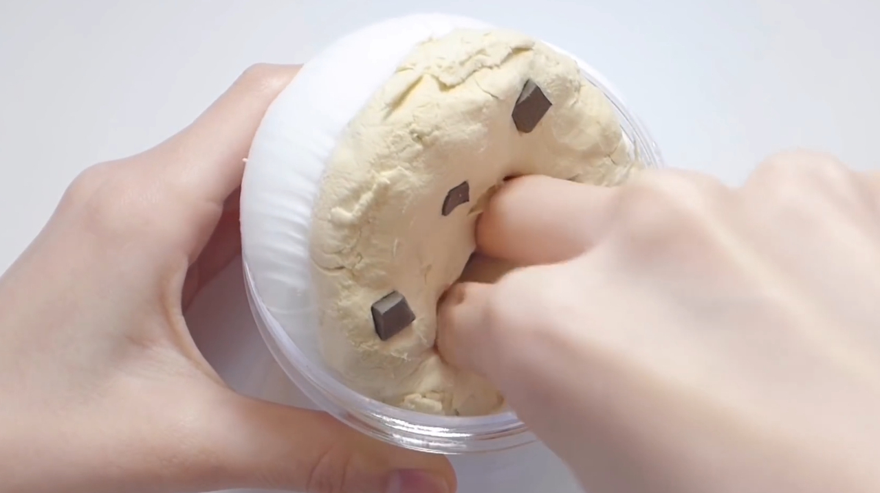 这样早教宝宝最聪明:小姐姐玩史莱姆