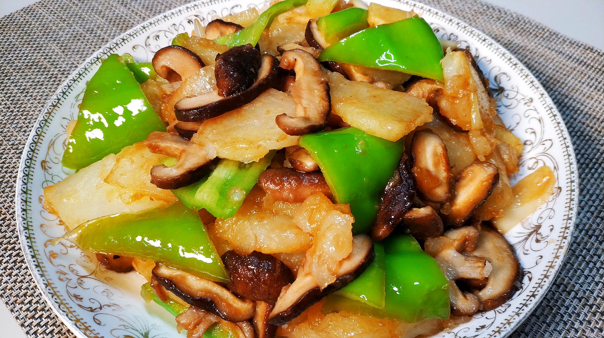 素炒香菇怎么做好吃？大厨教你一招，咸鲜可口，简单美味 - 哔哩哔哩