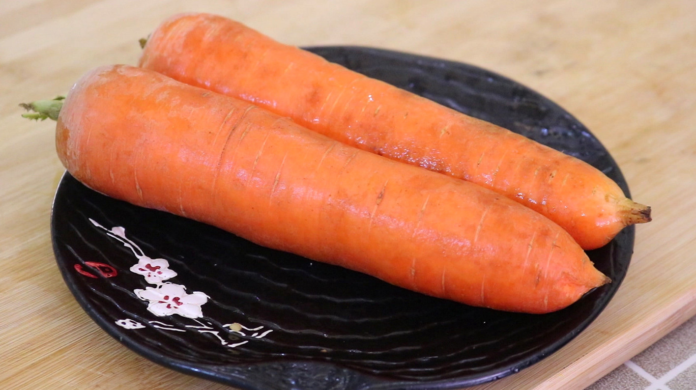 排骨烧红萝卜怎么做_排骨烧红萝卜的做法_豆粉草海_豆果美食