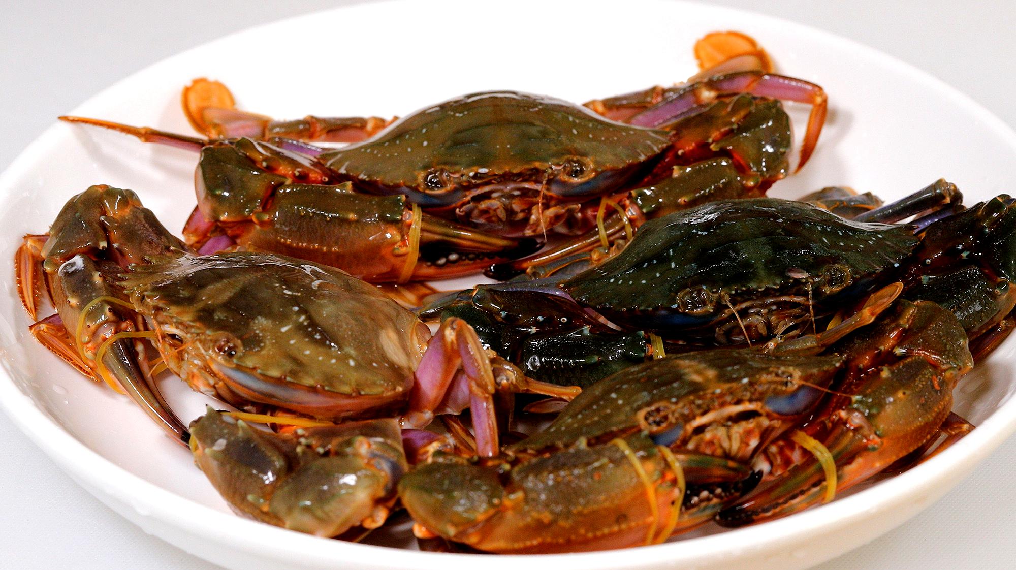 这个品种的螃蟹用姜葱炒最适合,简单家常做法做出鲜香合一的海鲜