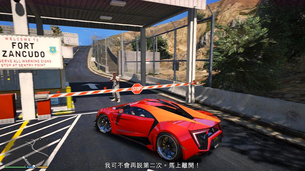 gta5:小富跟小查駕駛萊肯超跑飆車,一路飆進軍事基地