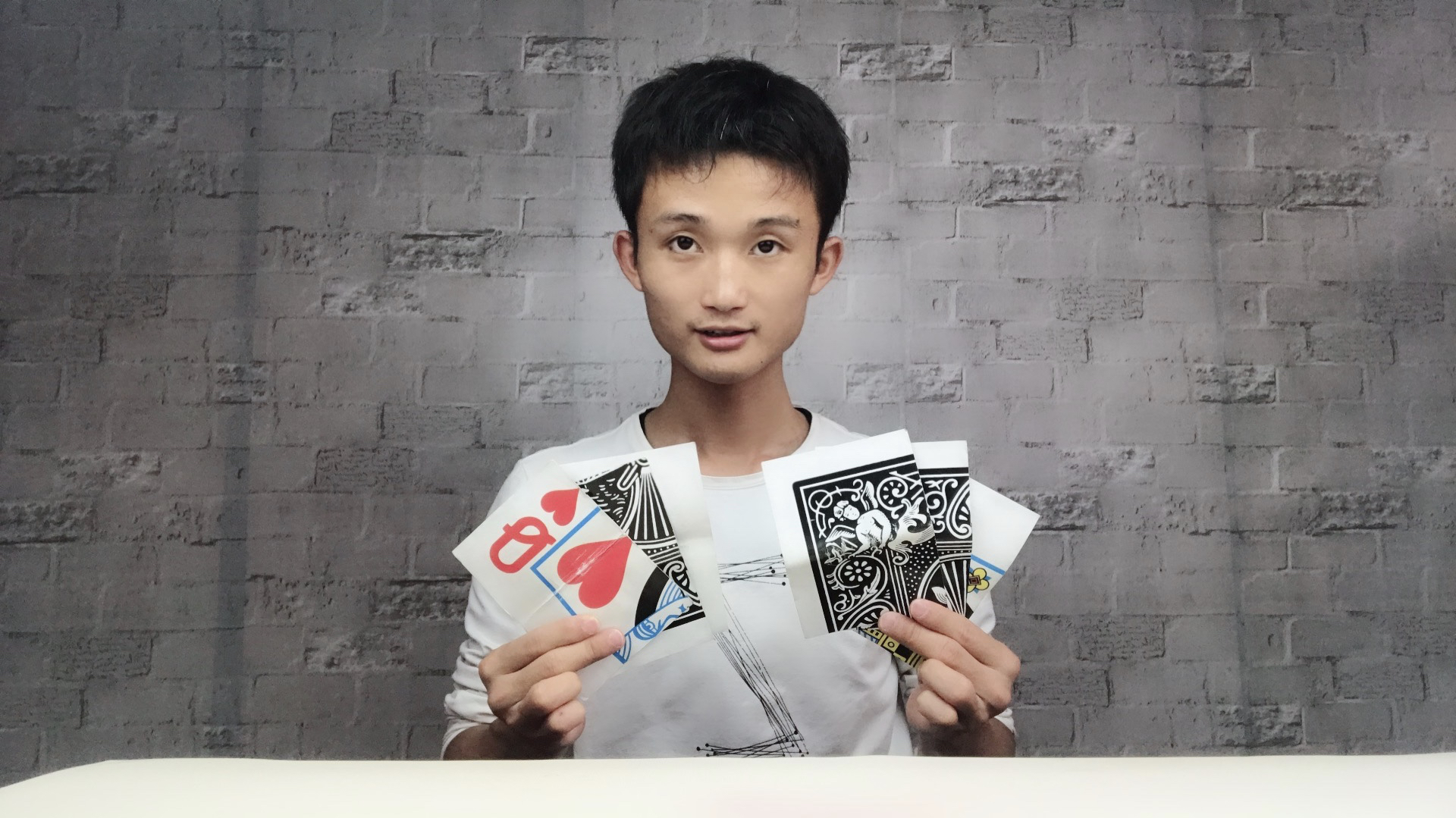 简单魔术怎么做