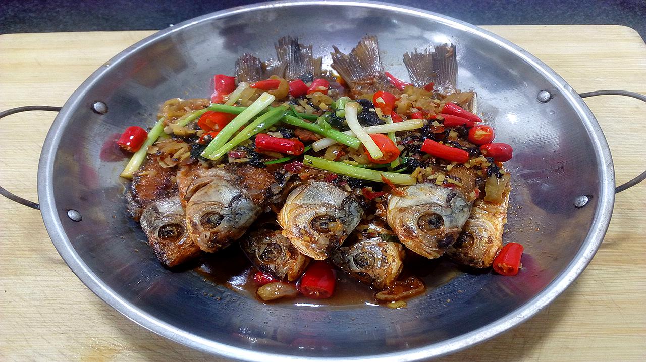 干锅小鲫鱼,美味的家常菜,香辣可口,回味无穷