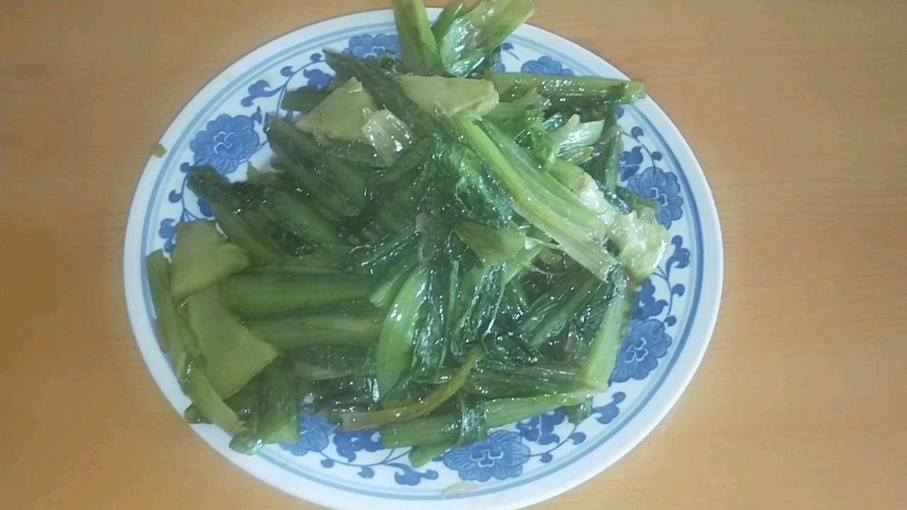 來源:好看視頻-清炒蒜蓉油麥菜的做法 服務升級 3清炒油麥菜的製作