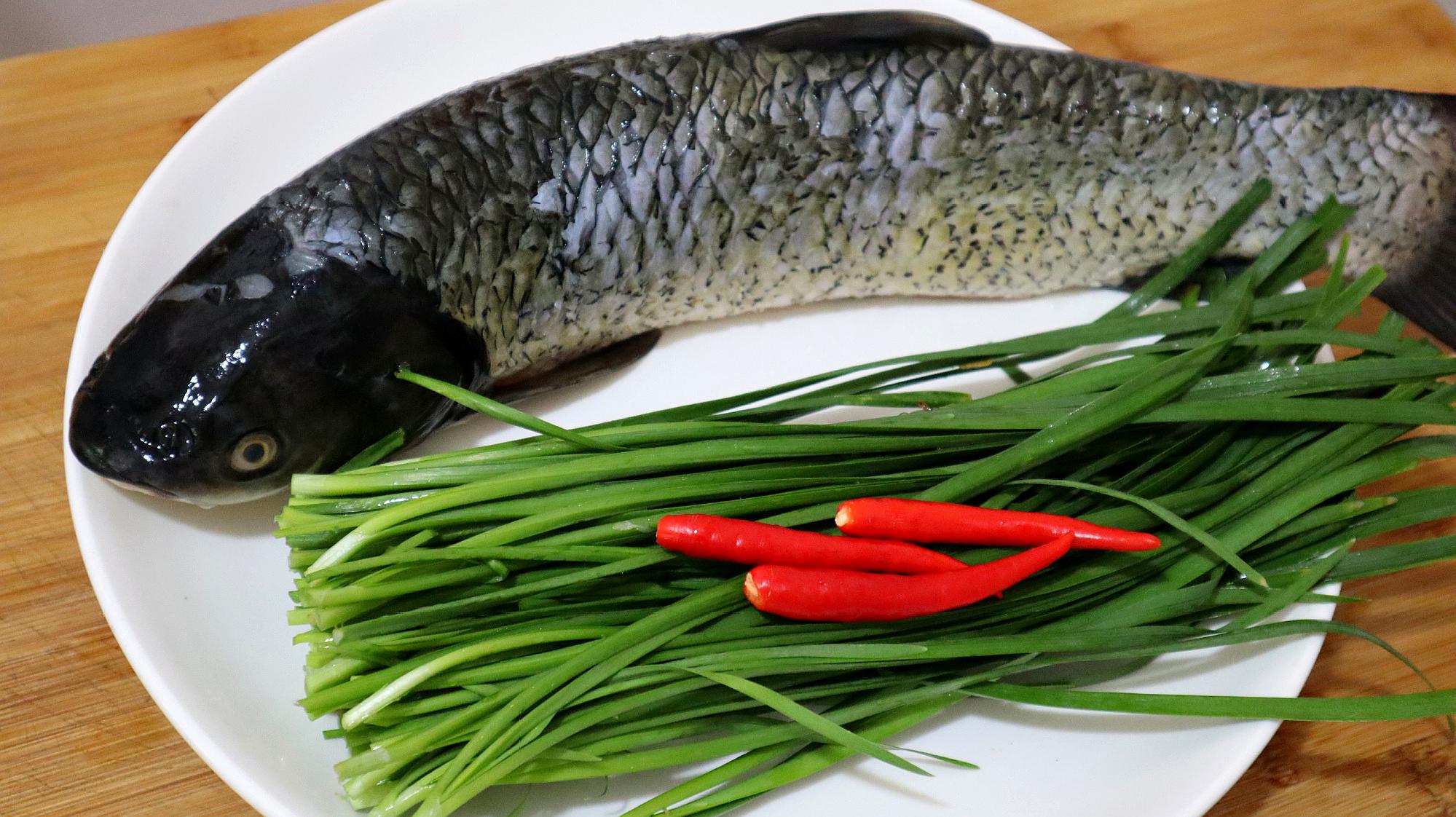 草鱼这样吃才过瘾，比酸菜鱼水煮鱼好吃多了，吃一次就忘不了_哔哩哔哩_bilibili