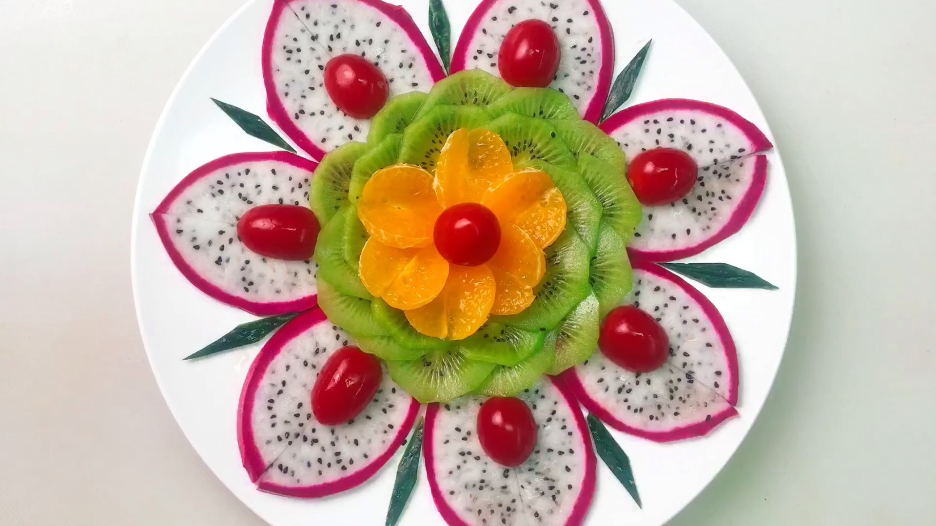 简易水果拼盘怎么做_简易水果拼盘的做法_豆果美食