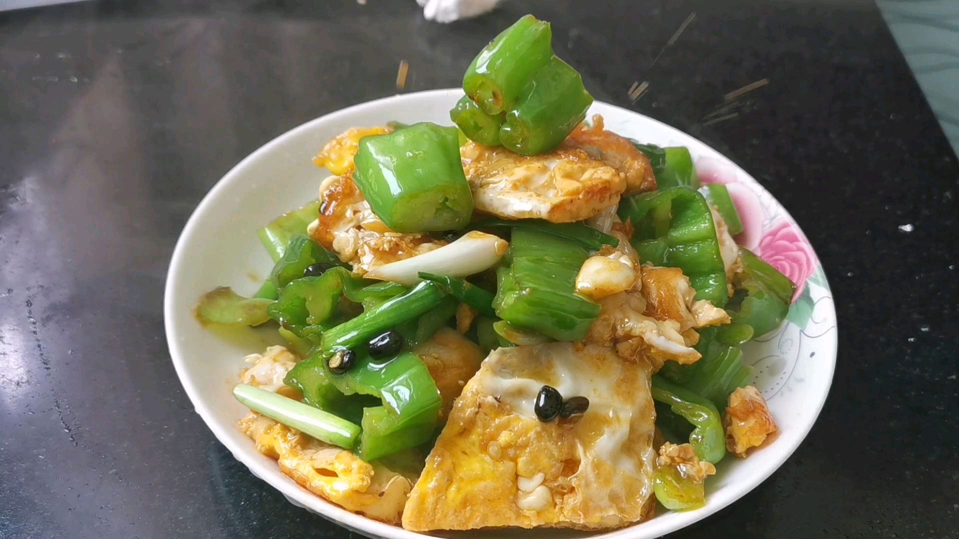 豆腐白菜烩菜的家常做法_豆腐白菜做法烩小菜怎么做_小白菜烩豆腐的做法