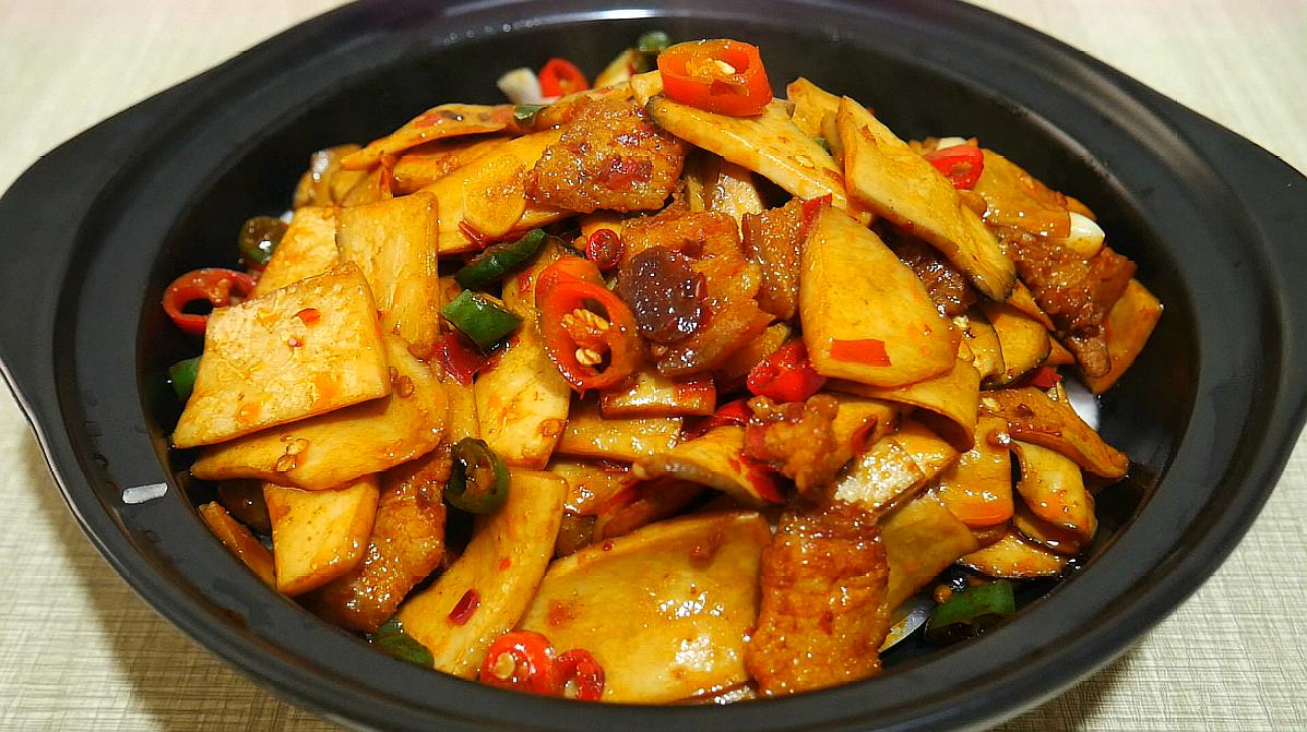 分享六道特色美食的做法,干锅杏鲍菇上榜,皮蛋豆腐清凉爽口
