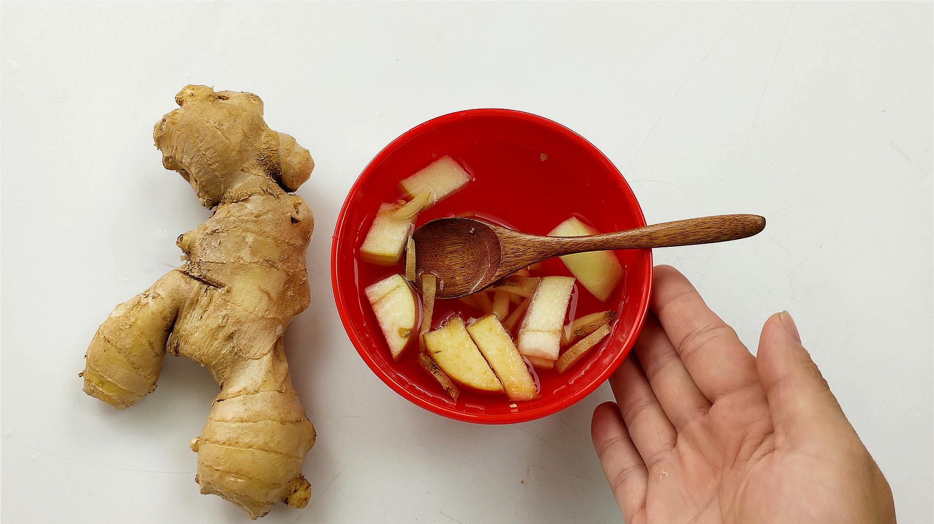 生姜泡进白醋里,还有这个作用,轻松瘦出小蛮腰