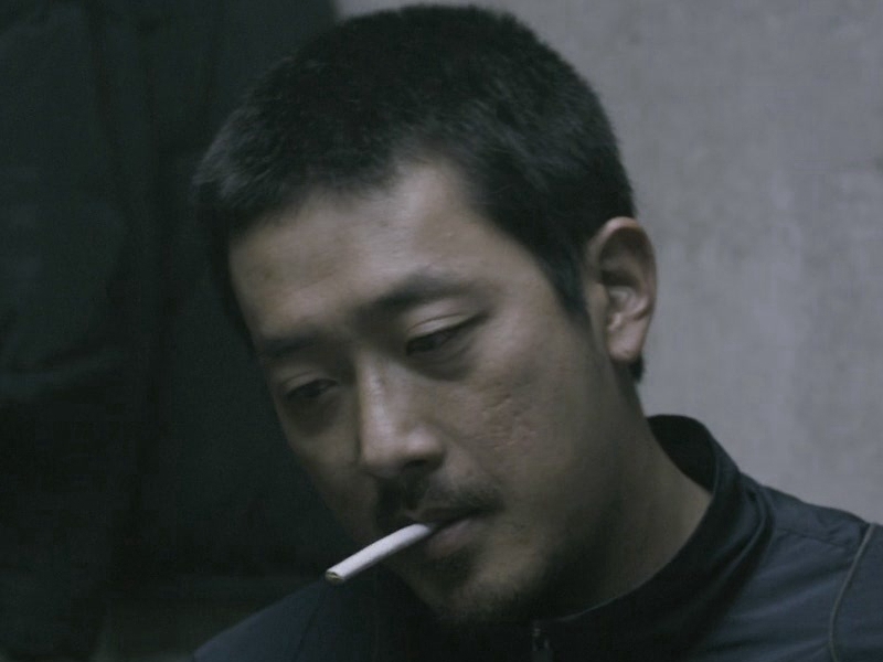 服务升级 22010年《黄海》:是由罗宏镇编导,金允石,河正宇,赵成夏主演