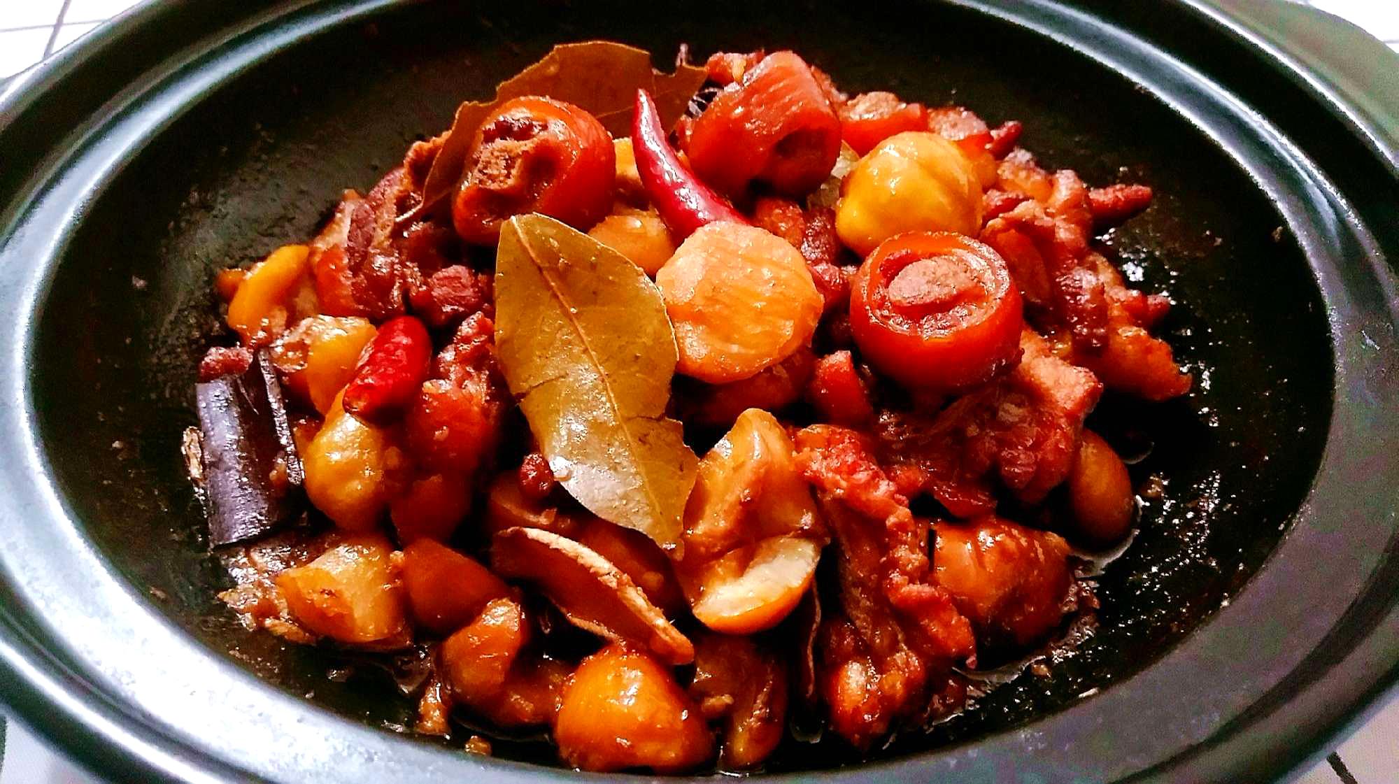 「板栗焖猪尾」最详细做法,鲜香软糯,百吃不腻