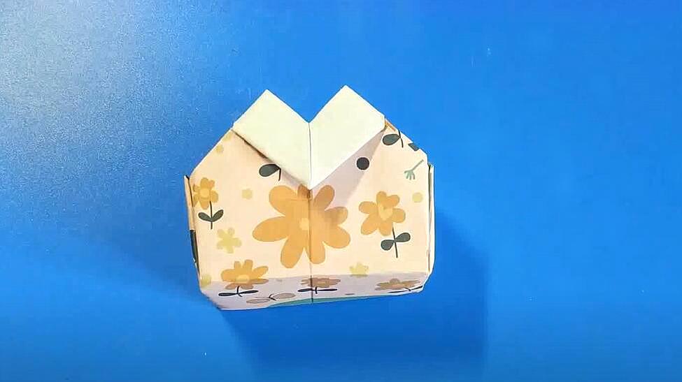 手工折纸教程:又一款小桃心收纳盒,简单有趣!