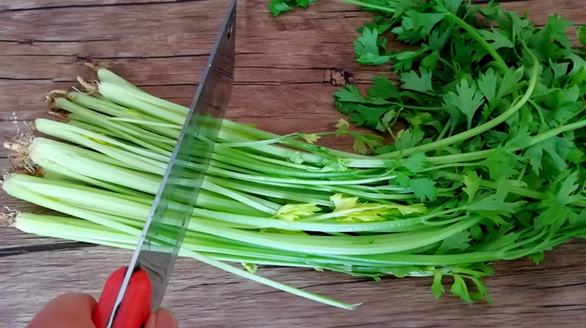 芹菜牛肉丝来喽!