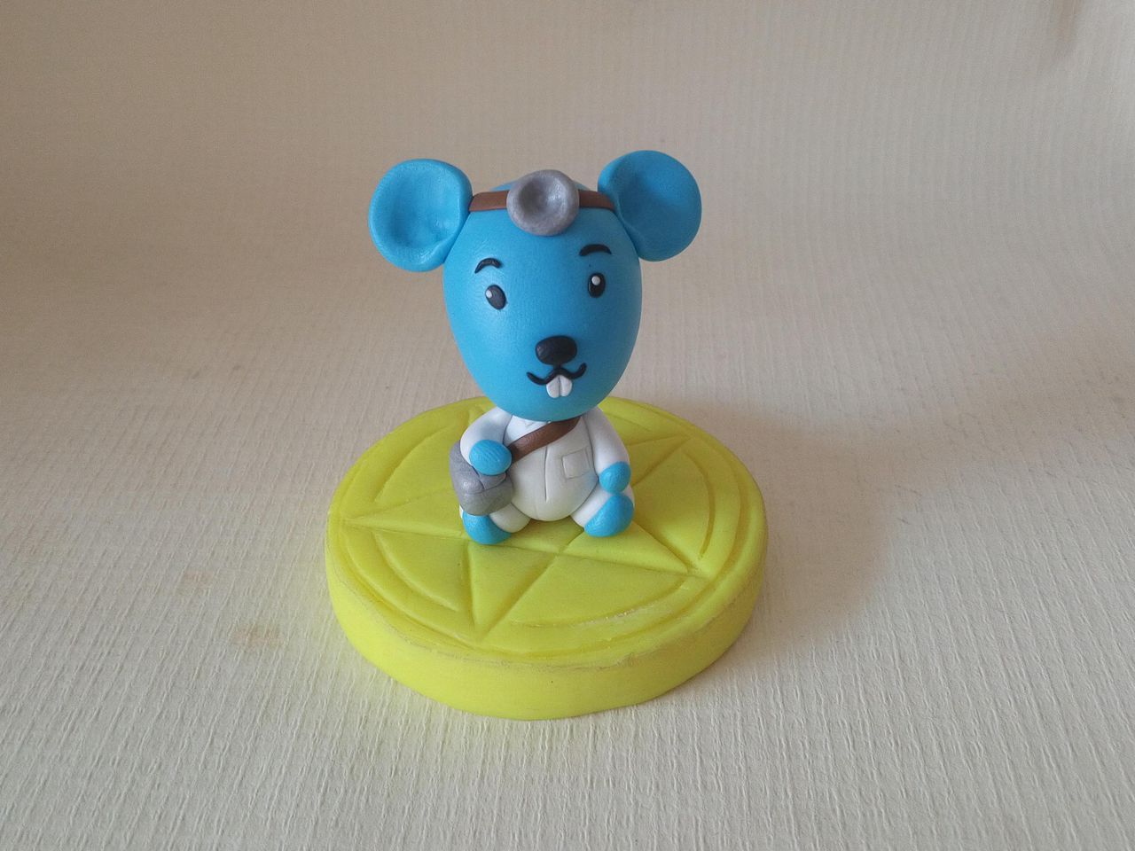 04:44  来源:未知-手工制作粘土diy,教你制作可爱的小老鼠,非常有