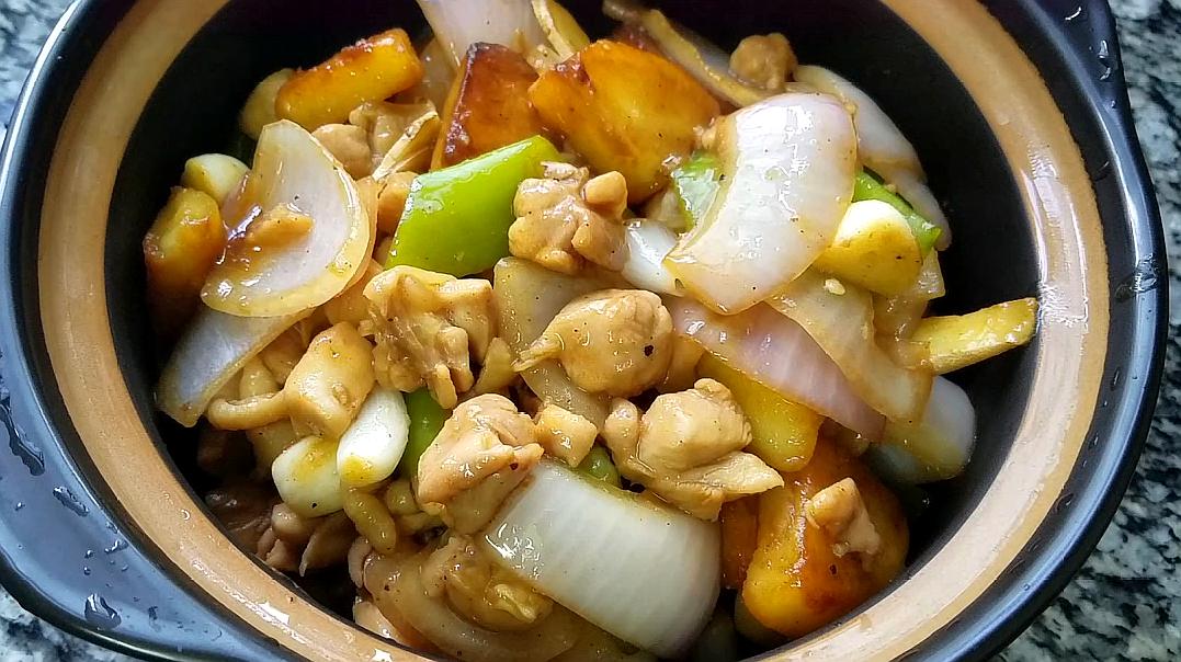 洋葱土豆焖鸡腿,很好吃的一道美食,营养美味又下饭,做法很简单