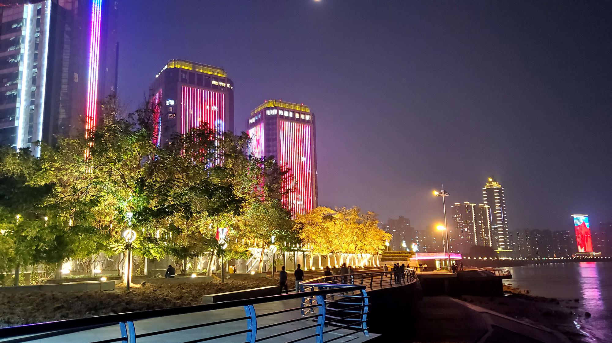 芜湖滨江公园夜景图片