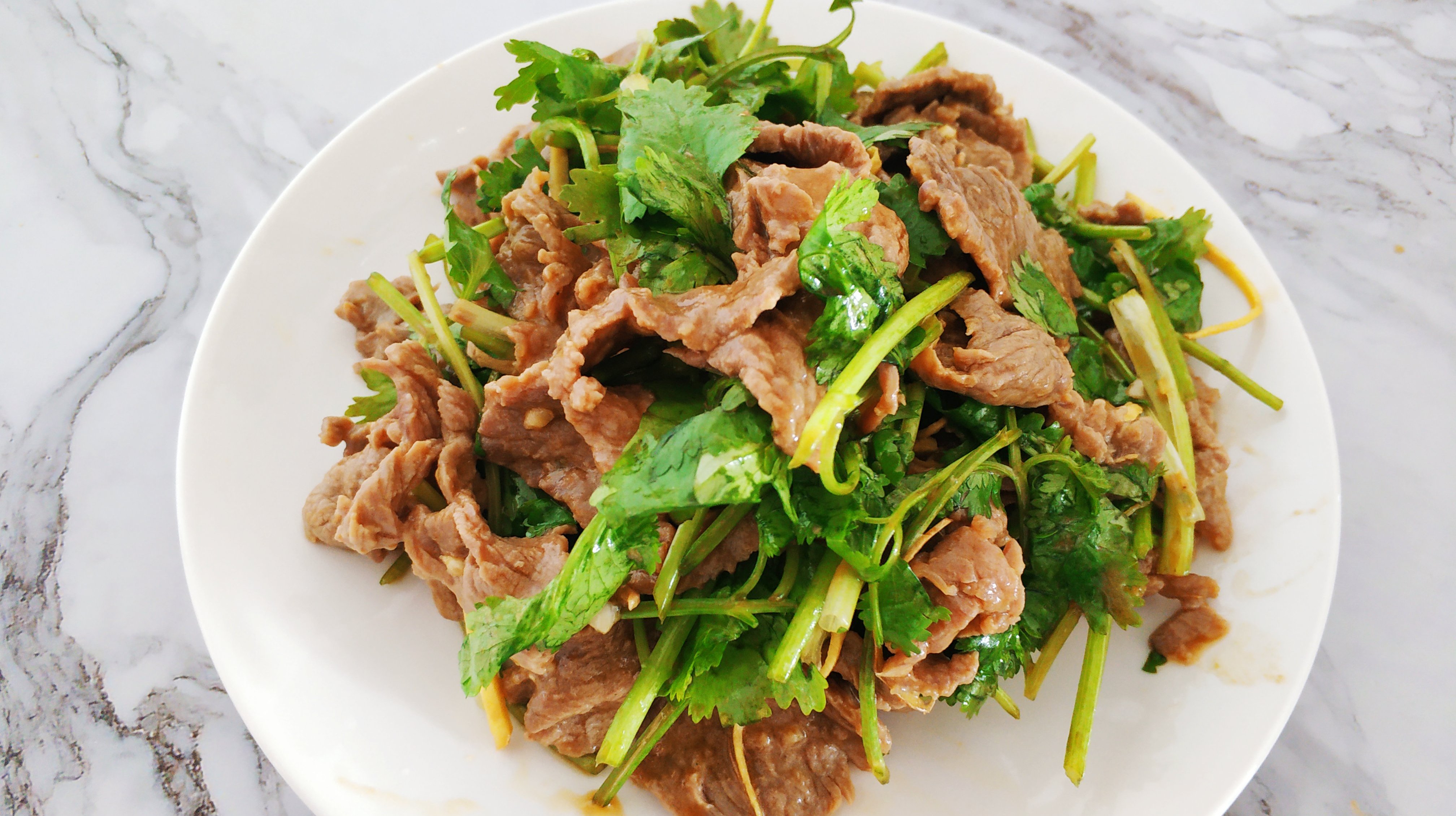 东南亚人民在炎热的夏天都是怎么吃肉的 | 泰式牛肉沙拉