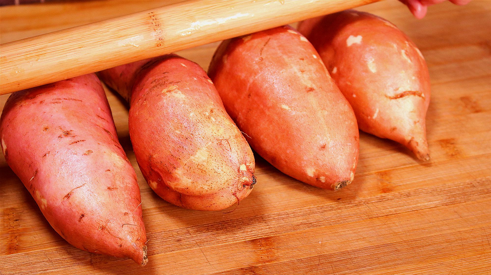 拔丝红薯怎么做_拔丝红薯的做法_豆果美食