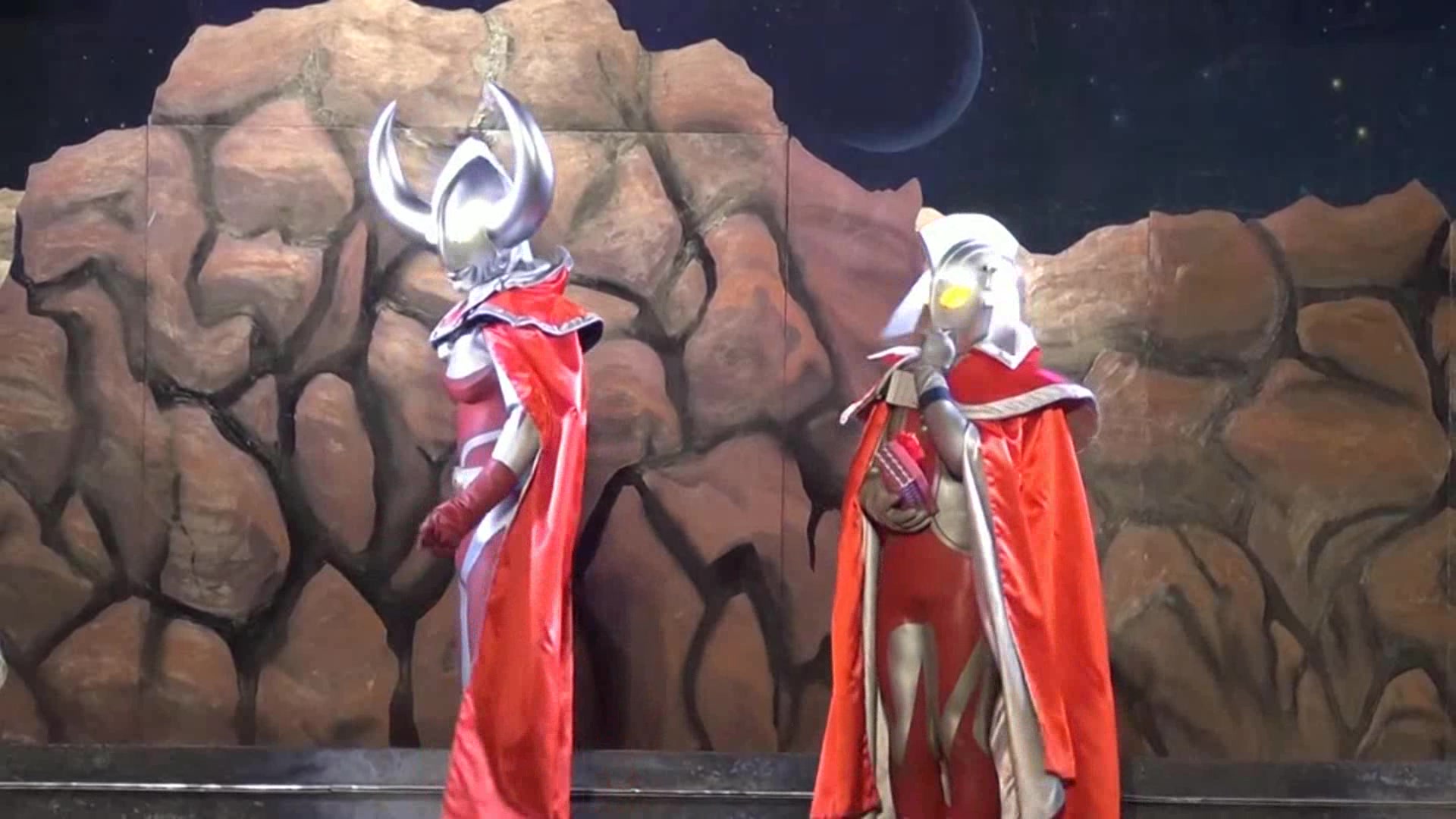 怪兽送给奥特之母礼物,奥特之父吃醋的样子很傲娇