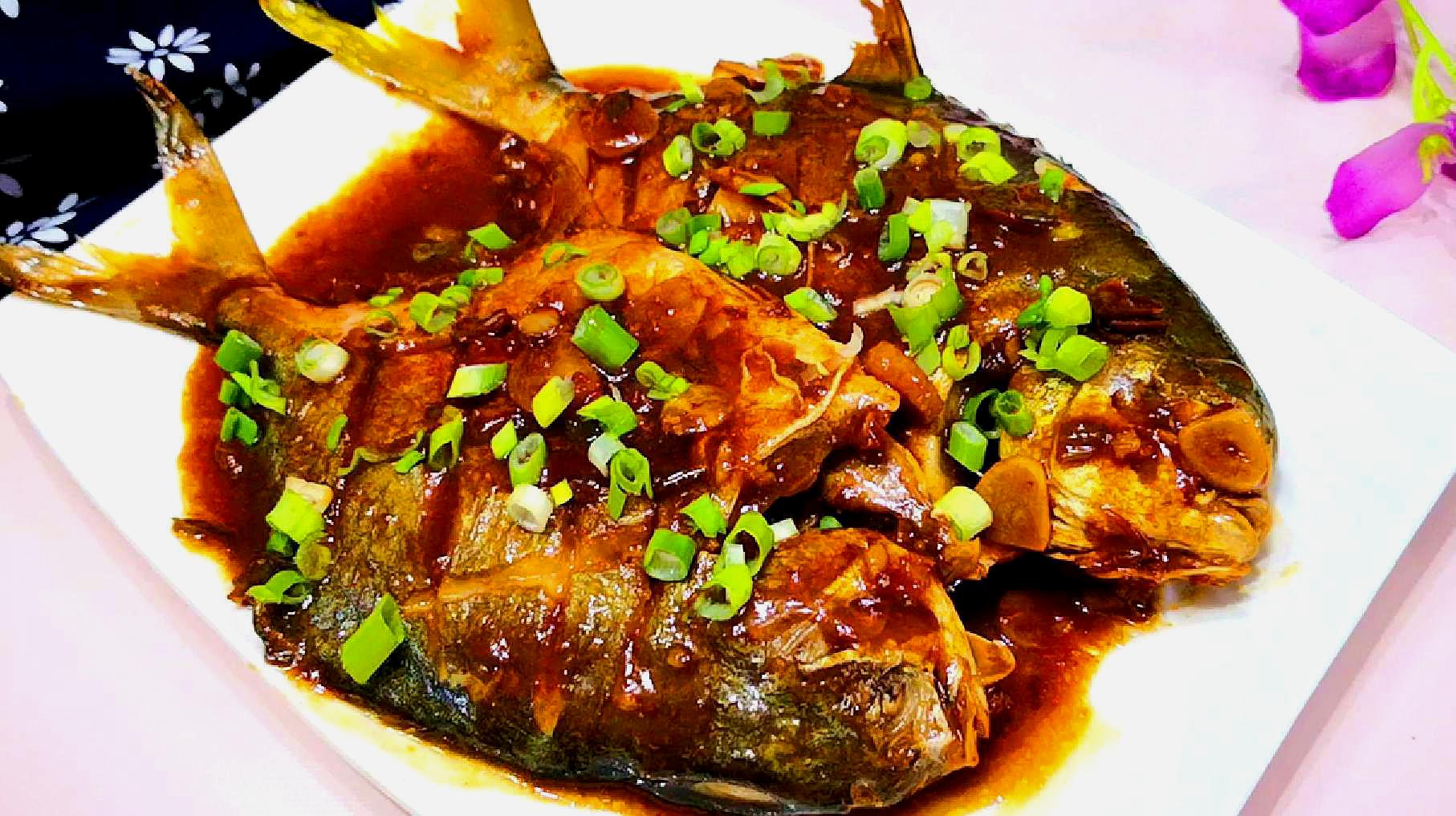 柠香煎金鲳鱼怎么做_柠香煎金鲳鱼的做法_雅雅杨小厨_豆果美食