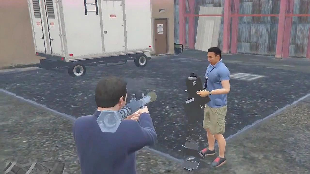 gta5:麥克用火箭筒對著電影工作人員會怎樣?