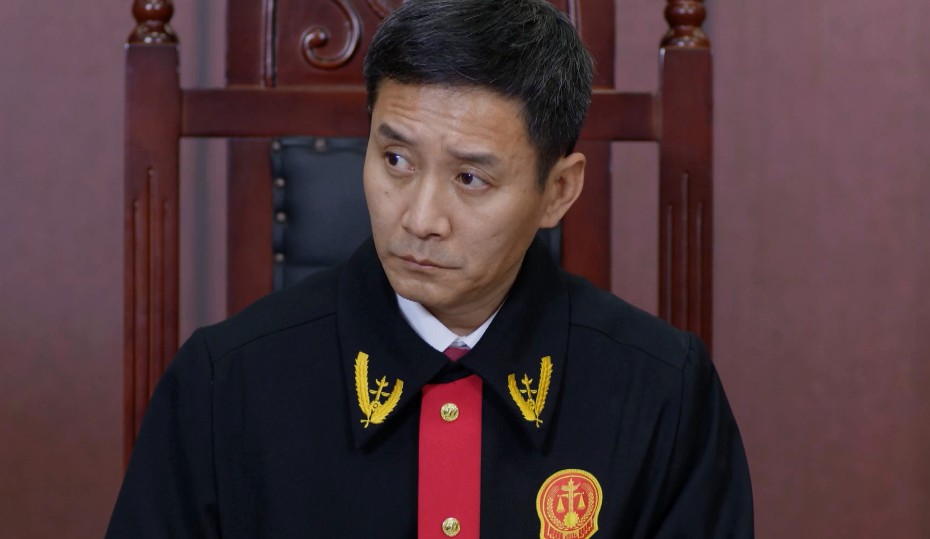 阳光下的法庭:白雪梅宣布恢复法庭调查,庭审继续