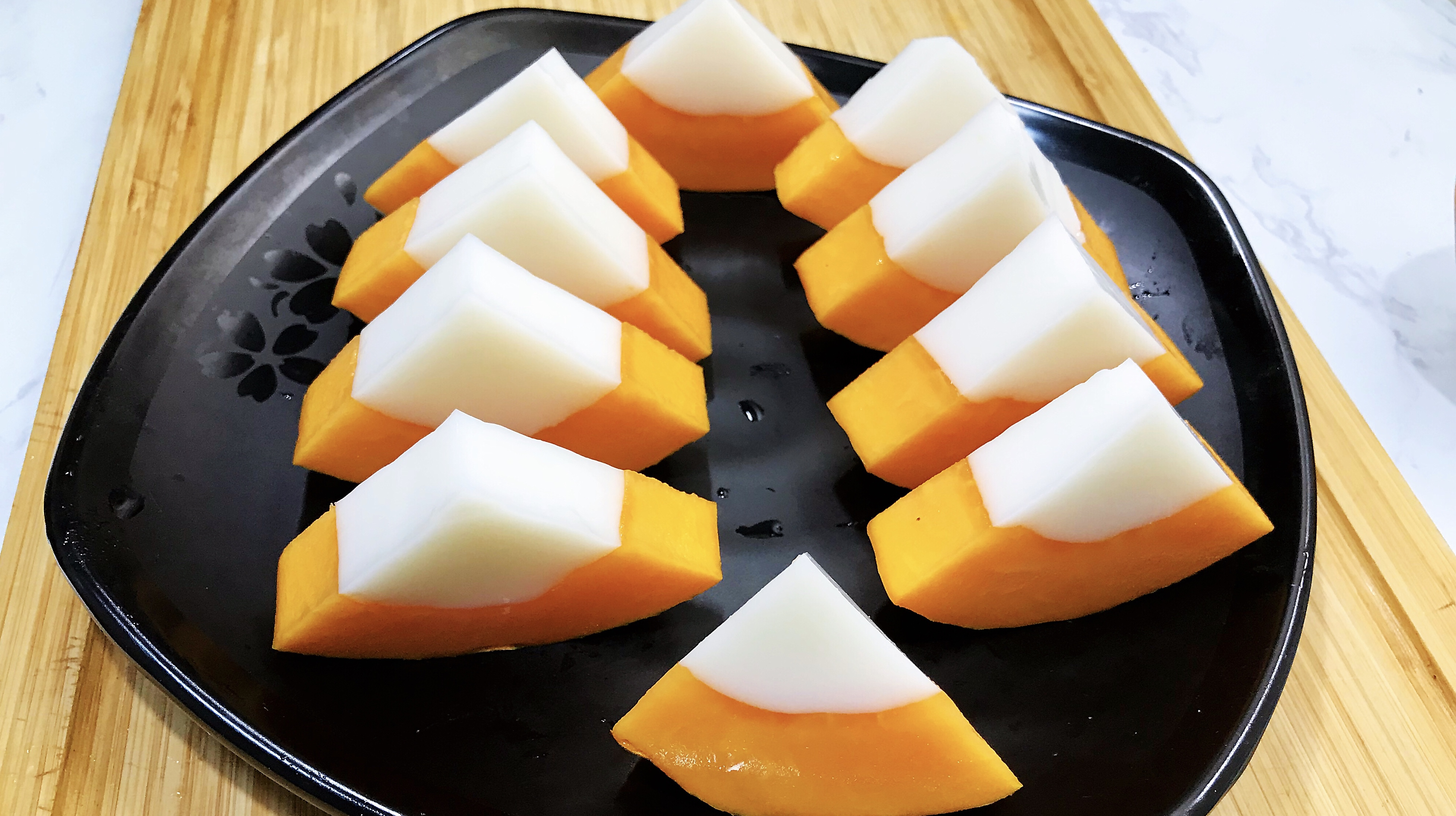 木瓜这样做太有创意了,香甜滑嫩,饭店里买不到,做法很简单