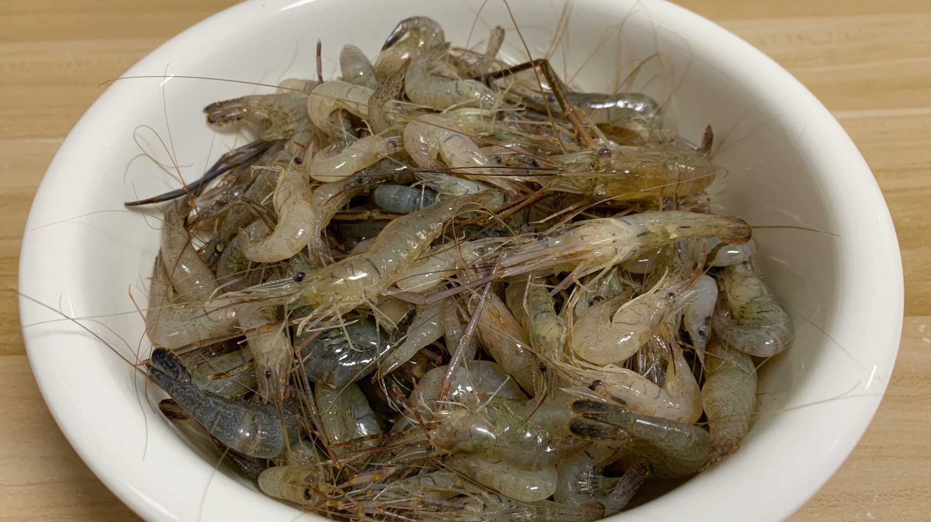 新鲜的河虾怎样做法-新鲜的活虾要怎样做才好吃?